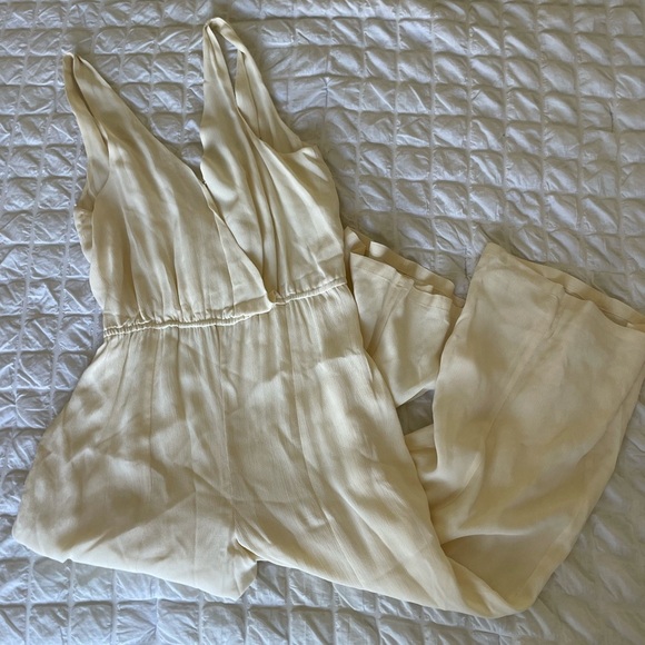 Privacy Please cream romper - Picture 4 of 9